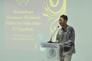 Drs. Alexandri Luthfi R., M.S memberikan sambutannya